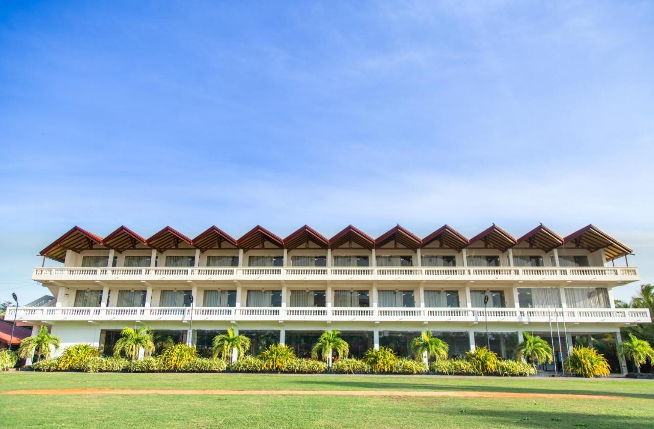 Jkab Beach Resort Trincomalee Eksteriør billede