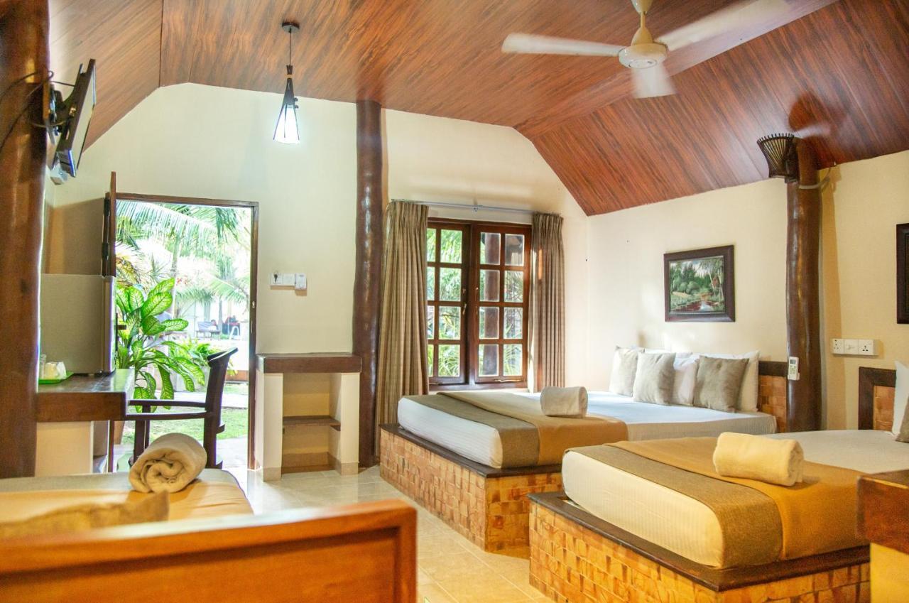 Jkab Beach Resort Trincomalee Eksteriør billede