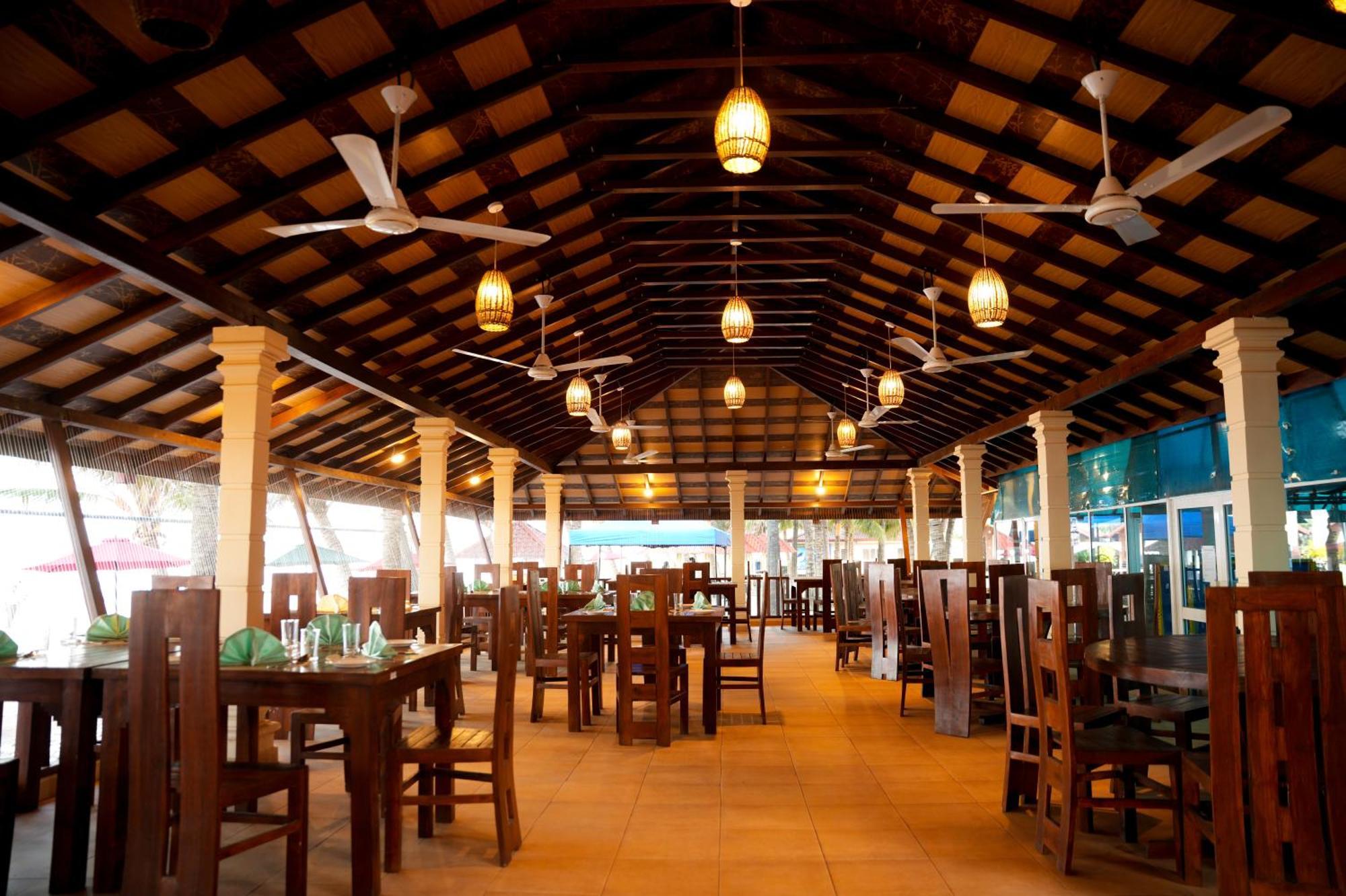 Jkab Beach Resort Trincomalee Eksteriør billede