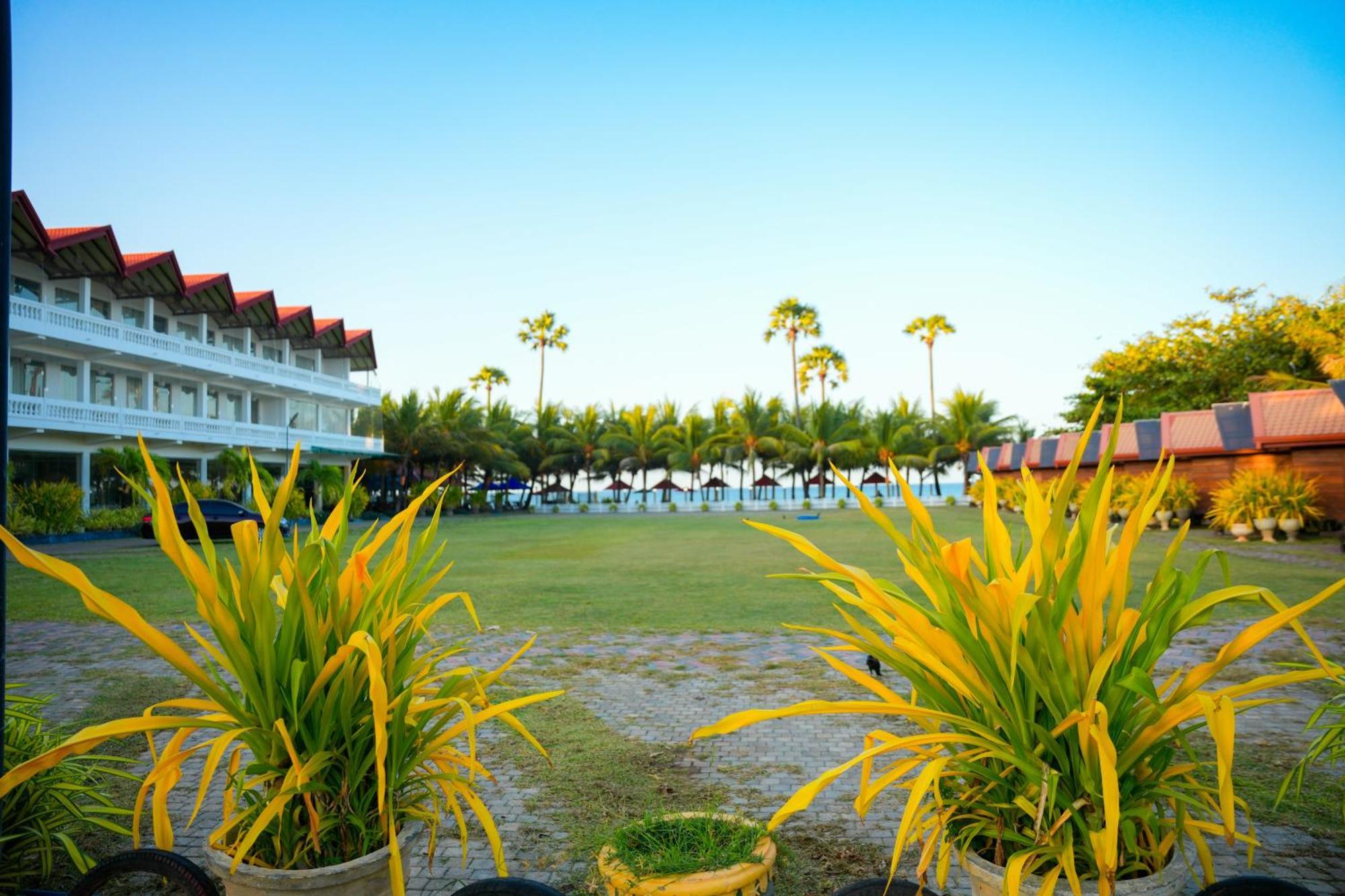 Jkab Beach Resort Trincomalee Eksteriør billede