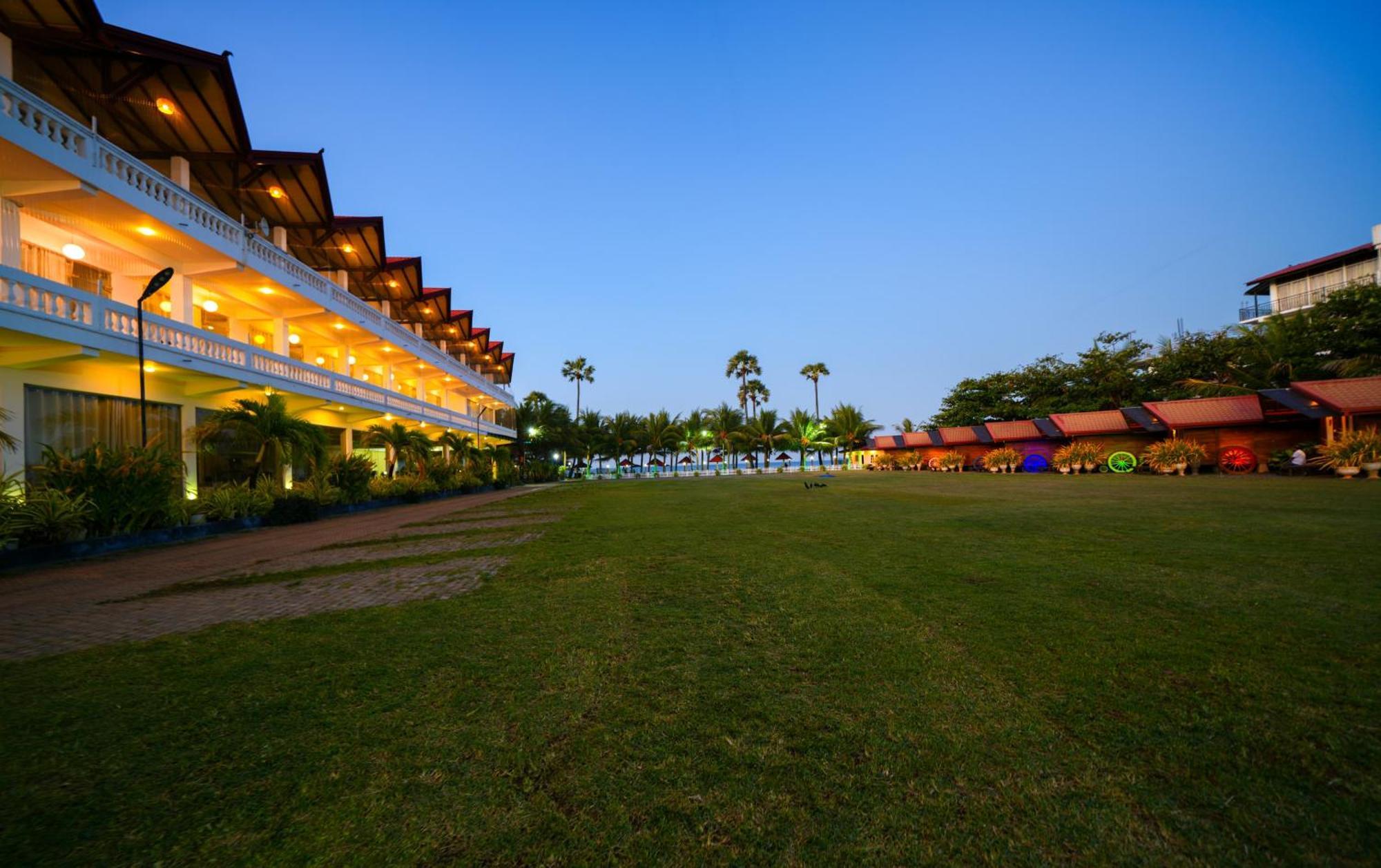 Jkab Beach Resort Trincomalee Eksteriør billede
