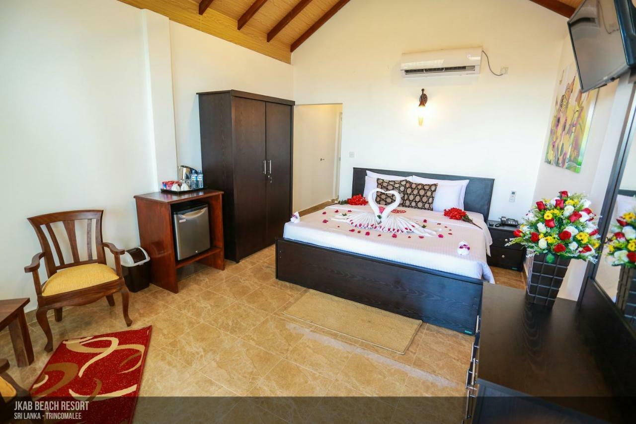 Jkab Beach Resort Trincomalee Eksteriør billede
