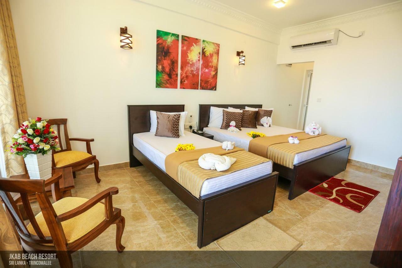 Jkab Beach Resort Trincomalee Eksteriør billede