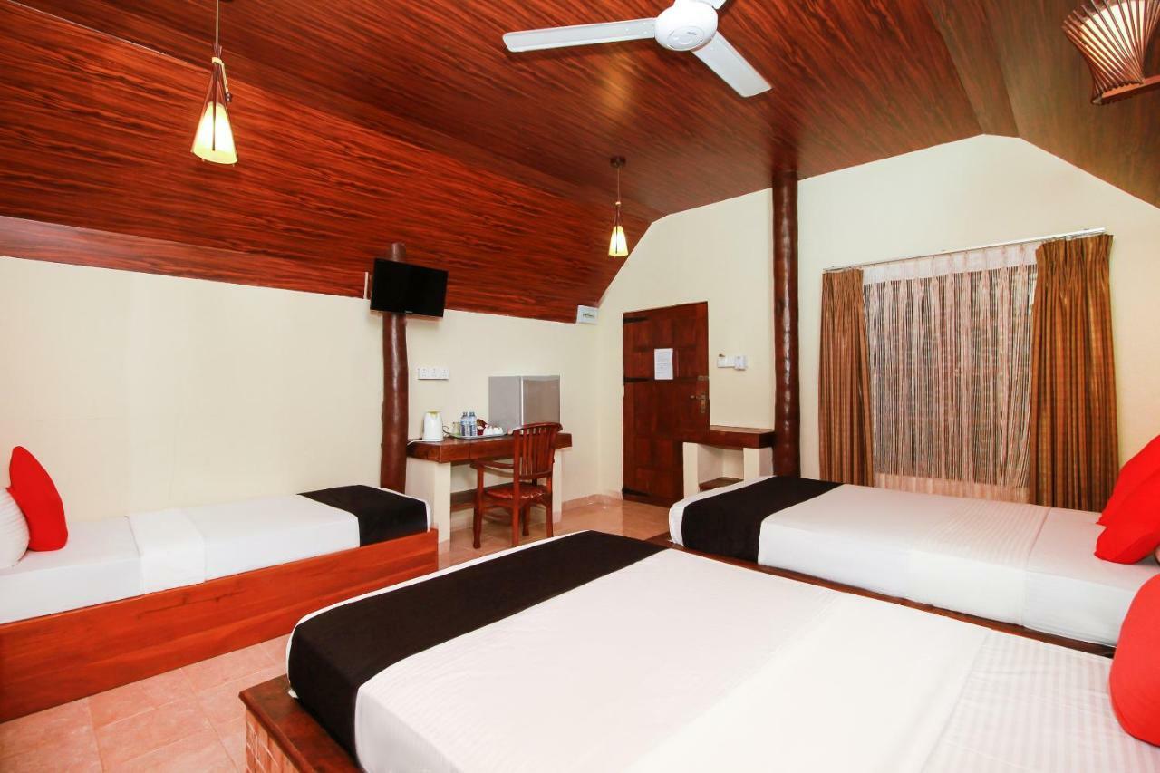 Jkab Beach Resort Trincomalee Eksteriør billede