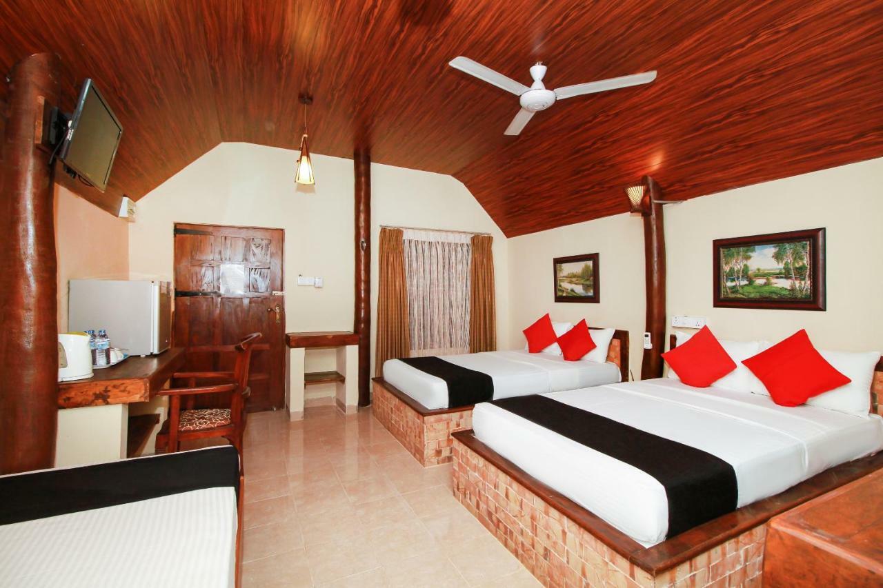 Jkab Beach Resort Trincomalee Eksteriør billede