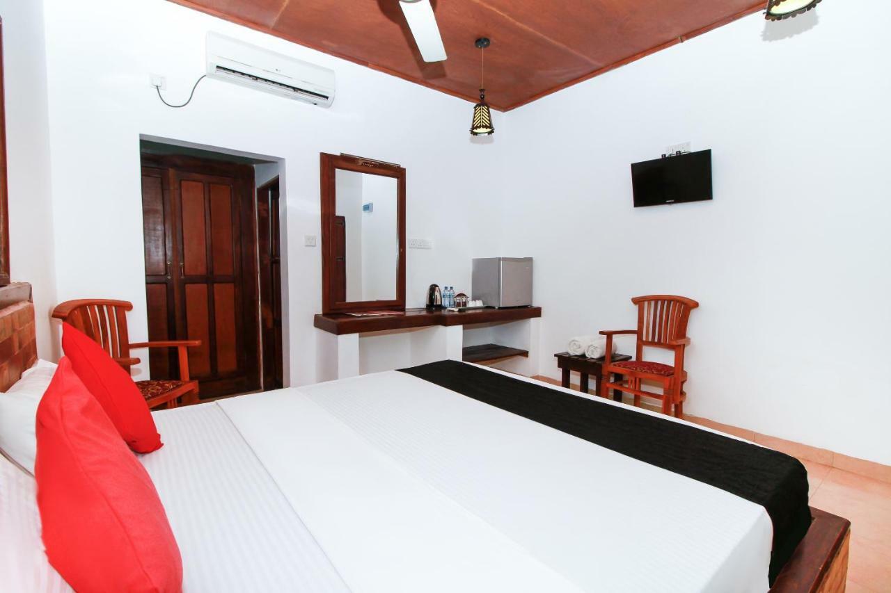 Jkab Beach Resort Trincomalee Eksteriør billede