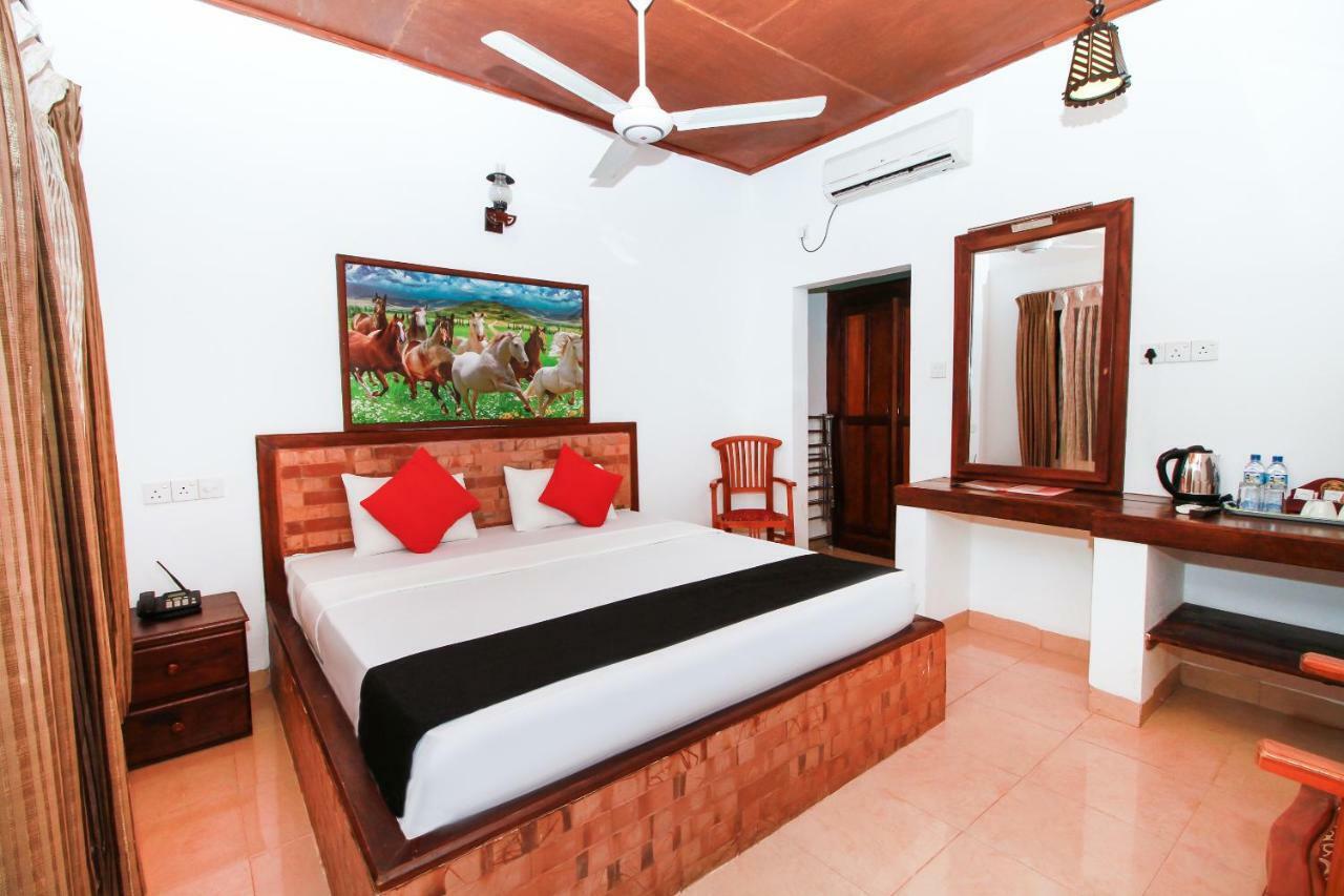 Jkab Beach Resort Trincomalee Eksteriør billede