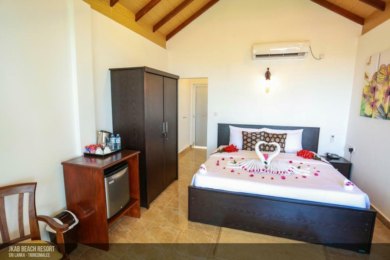 Jkab Beach Resort Trincomalee Eksteriør billede