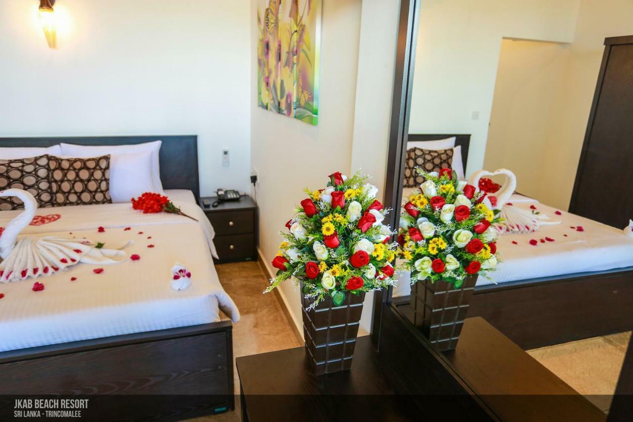 Jkab Beach Resort Trincomalee Eksteriør billede