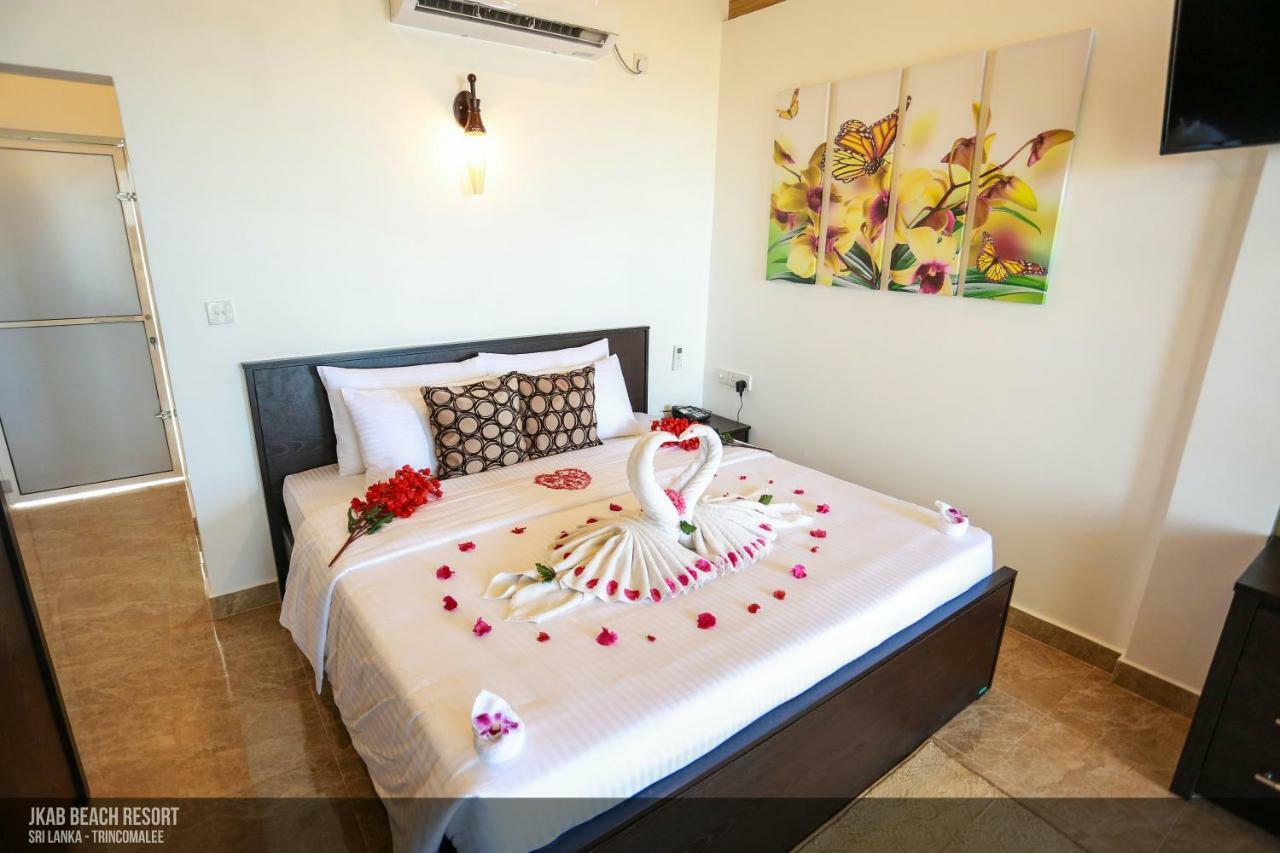 Jkab Beach Resort Trincomalee Eksteriør billede